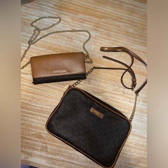 Michael Kors Wallet - Picture 6 of 6